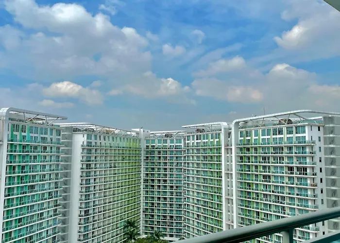 Azure Urban Residences, Condo, Airport, Wave-pool, Tropical Vibe * Manille