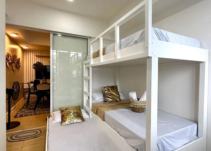 Appartement Azure Urban Residences, Condo, Airport, Wave-pool, Tropical Vibe Manille