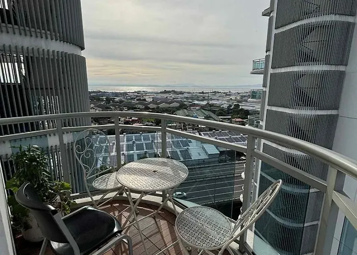 Azure Urban Residences, Condo, Airport, Wave-pool, Tropical Vibe Apartment