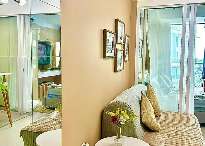 Azure Urban Residences, Condo, Airport, Wave-pool, Tropical Vibe Appartement Manille